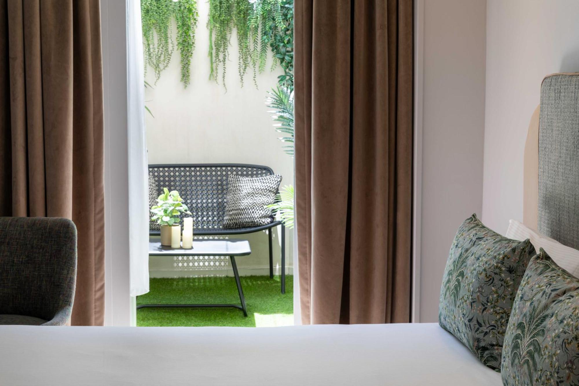 Hotel Eiffel Saint Charles Paris