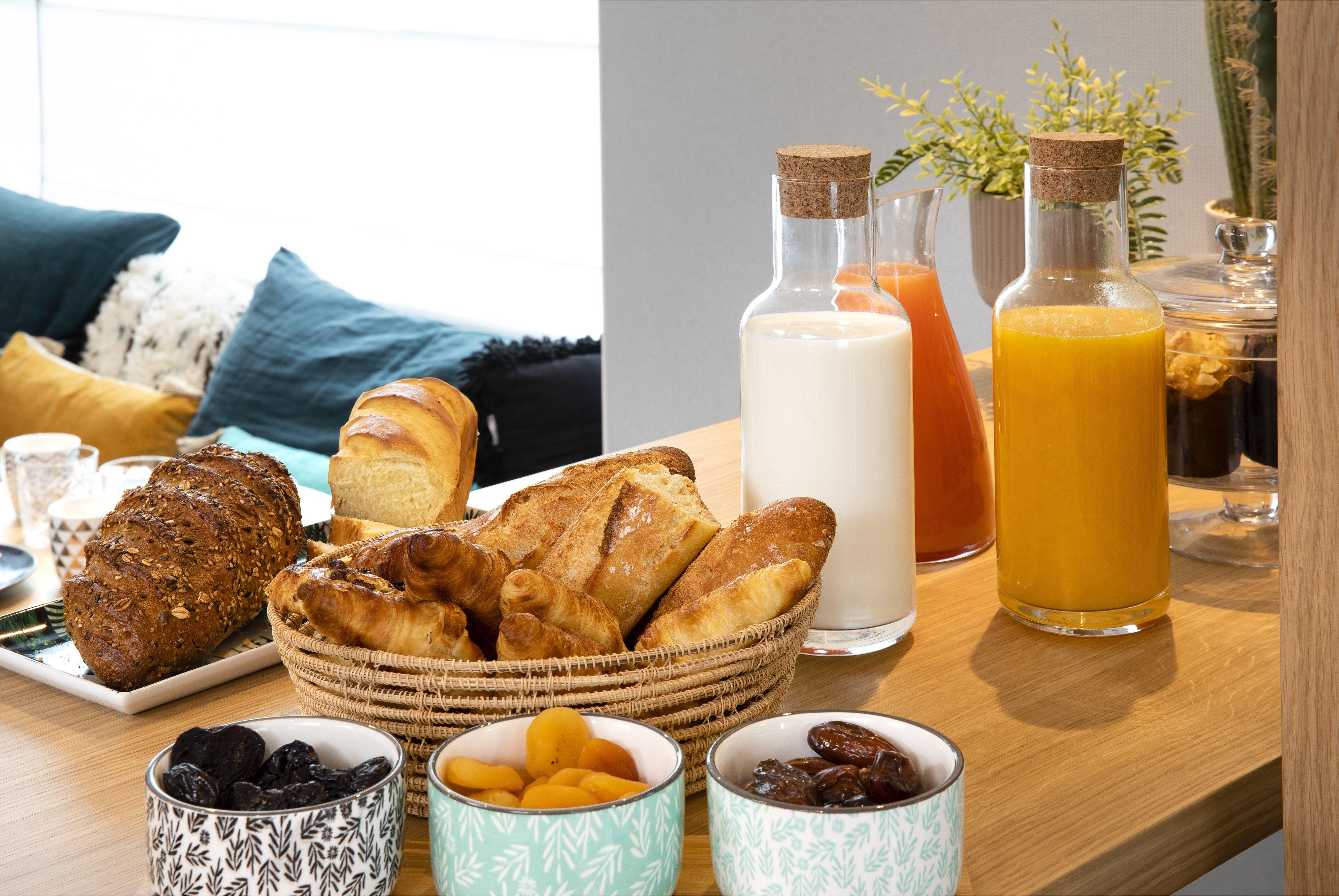 Hotel Eiffel Saint Charles Paris