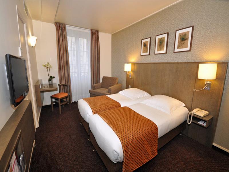 Eiffel Saint Charles 3*