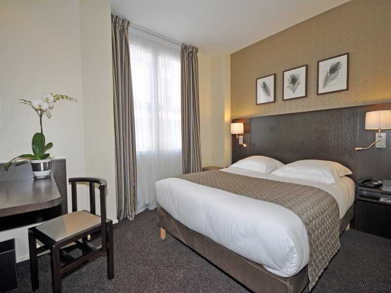 Eiffel Saint Charles Hotel Paris